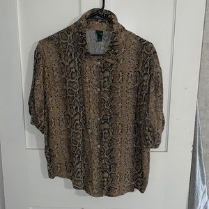 Snake skin short sleeve button up size small